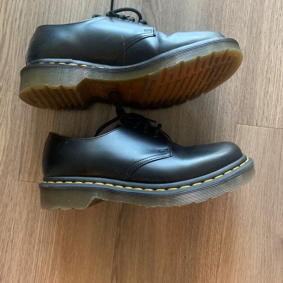 Dr. Martens, Women's 1461 3-Eye Leather Oxford Shoe - Picture 3 of 4